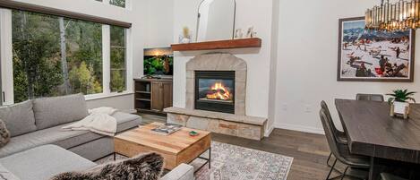 TV connectée, cheminée