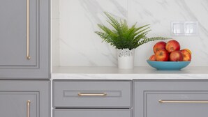 Lave-vaisselle, batterie de cuisine, vaisselle et ustensiles