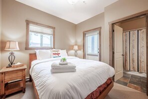 4 bedrooms, iron/ironing board, free WiFi, bed sheets