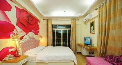 Qionghai Jiaji Red Rose Theme Hotel
