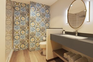 Room, 1 Queen Bed | Bathroom | Shower, towels, soap, shampoo
