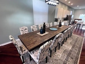 Dining - Greystone, 3500 sq ft, Rooftop Access, Sleeps 16 (Chicago)