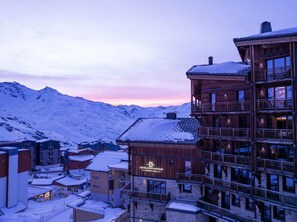 Exterior - Wifi, 100m from ski slopes, fitness, swimming pool, sauna, hammam, balcony, fireplace or stove, tv (Val Thorens)