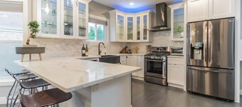 5 Star Epicurean Experience with Hip, Modern, Gazebo with BBQ Grill & Sleeps 14.