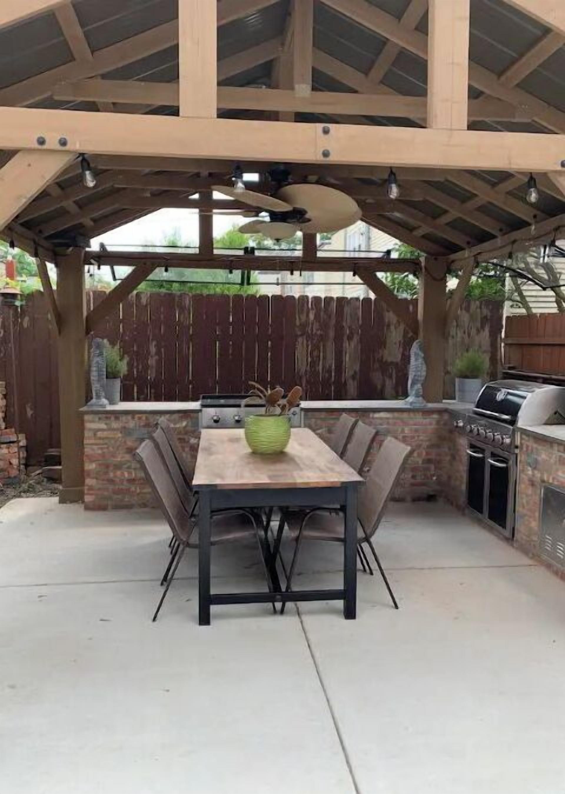 Outdoor dining