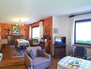 Living area - Country House Casa Marisa Patio Garden and view (Tremosine)