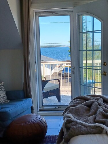 Luxurious cottage in the Heart of Shediac w/firepit, bike trail to Parlee beach!