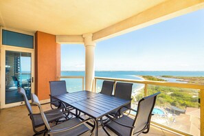 Outdoor dining - P4-1104 3B Gulf Views @ Portofino (Pensacola Beach)