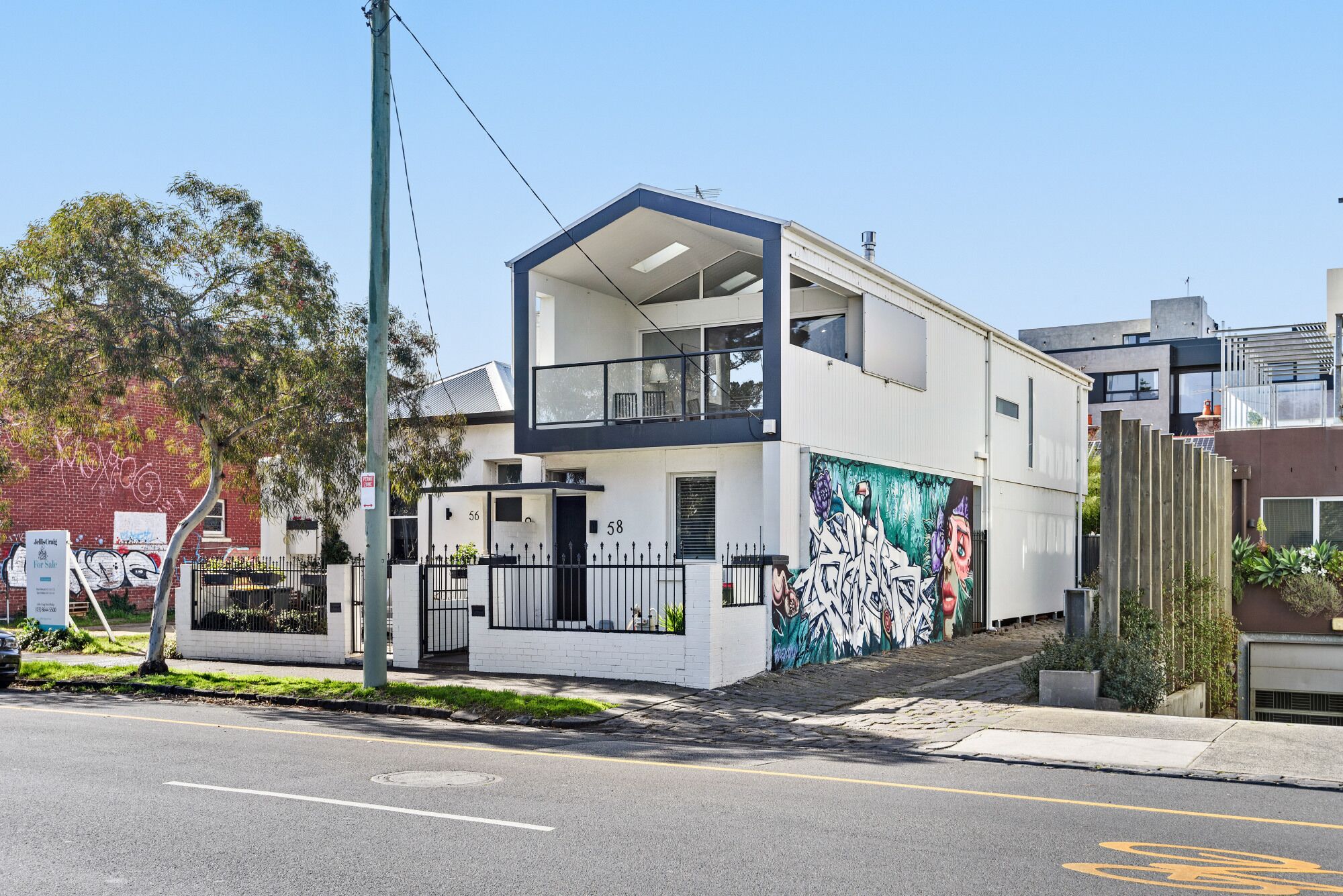 Incredible 3-Bed Home in The Heart of St Kilda