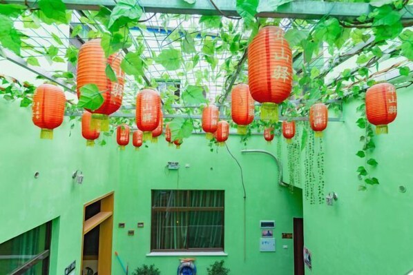 Property grounds - Huashan - Loft Youth Mountain Residence (Huayin)