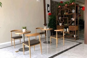 Dining - Huashan - Loft Youth Mountain Residence (Huayin)