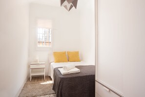 3 quartos, ferros/tábuas de passar roupa, Wi-Fi de cortesia