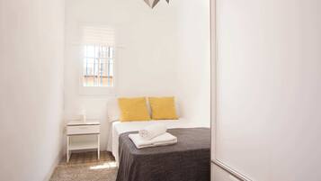 2 Schlafzimmer, Bügeleisen/Bügelbrett, Reisekinderbett, kostenloses WLAN