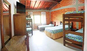 Family Room | In-room safe, free WiFi, bed sheets - HOTEL CAMPESTRE UMPALA (San Gil)