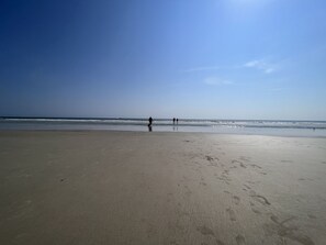 Am Strand, Liegestühle, Strandtücher
