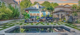 This house is a 2 bedroom(s), 2 bathrooms, located in Lexington, KY.