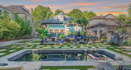 This house is a 2 bedroom(s), 2 bathrooms, located in Lexington, KY.