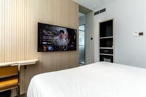 2 chambres, coffres-forts dans les chambres, bureau
