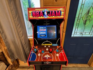 Games room - Theater*Games*Hot Tub + Fireplace*Views* Sleeps 12 (Sevierville)