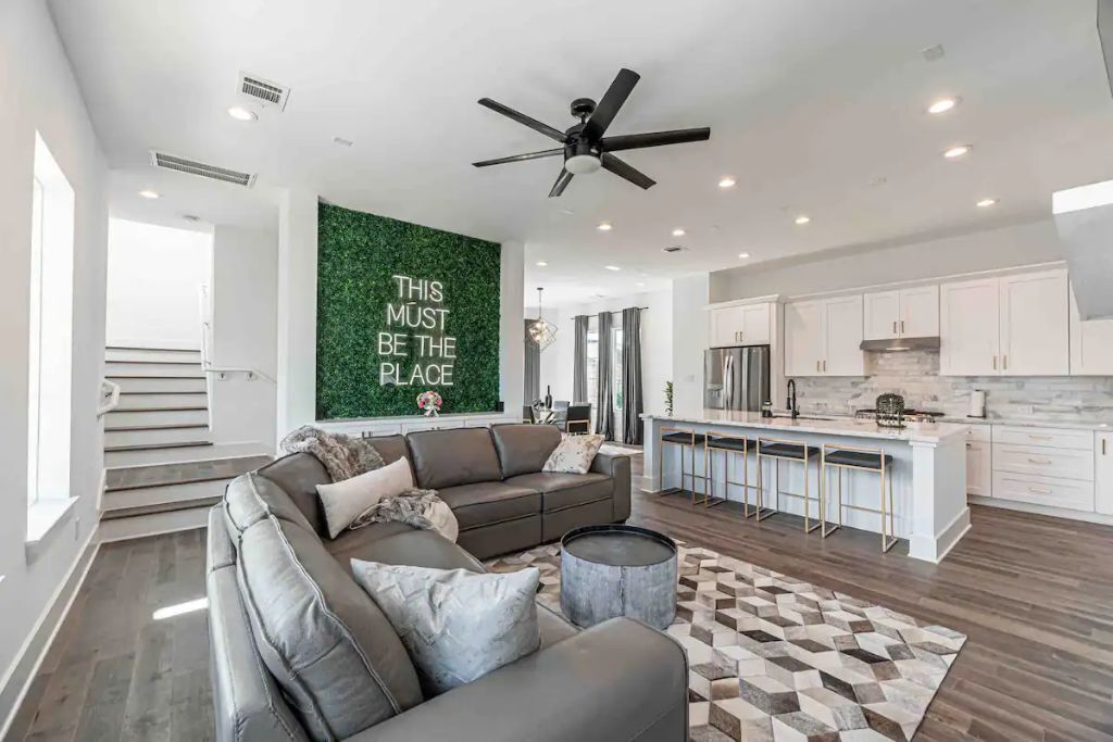 LUXURY HEIGHTS 3BED 3.5 BATH