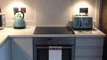 Apartment | Private kitchen | Fridge, microwave, oven, stovetop