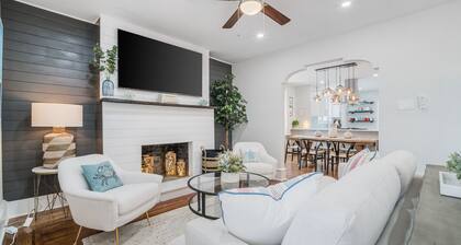 Stunning renovation, BEACH BLOCK, walk to everything!