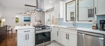 Stunning renovation, BEACH BLOCK, walk to everything!