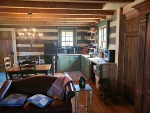 Interior - The Willow House and Pavilion, a rural retreat 7 miles from Ligonier (Bolivar)