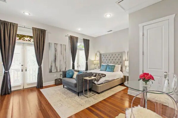 1 bedroom, in-room safe, iron/ironing board, free WiFi