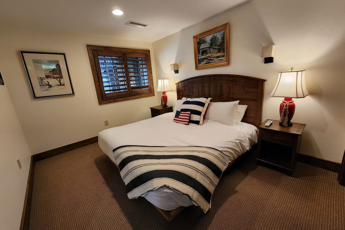 family apartment | down duvets, individually decorated, free wifi, bed sheets