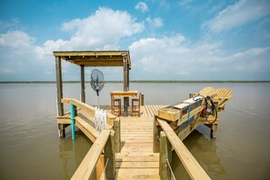 Property grounds - Still Steel Beachin' - Waterfront Beach Cottage on the ICW (Bay City)