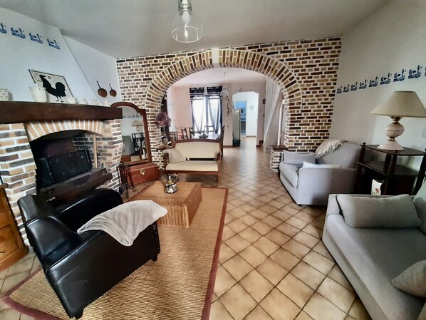 TV, books - 3-star fisherman's house in the sailors' quarter (Saint-Valery-sur-Somme)