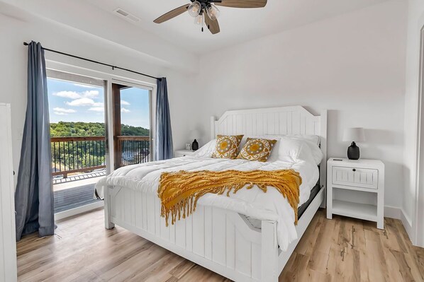 5 bedrooms, desk, free WiFi, bed sheets