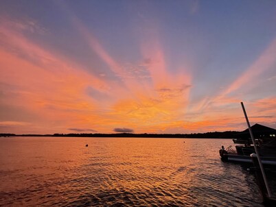 Lakefront Townhome with Stunning Sunsets – StillWaters on Lake Martin