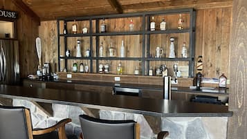 Bar (en la propiedad)