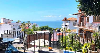 Villa Amistad Authentic 6BR Hillside Villa Heated Pool Ocean Views