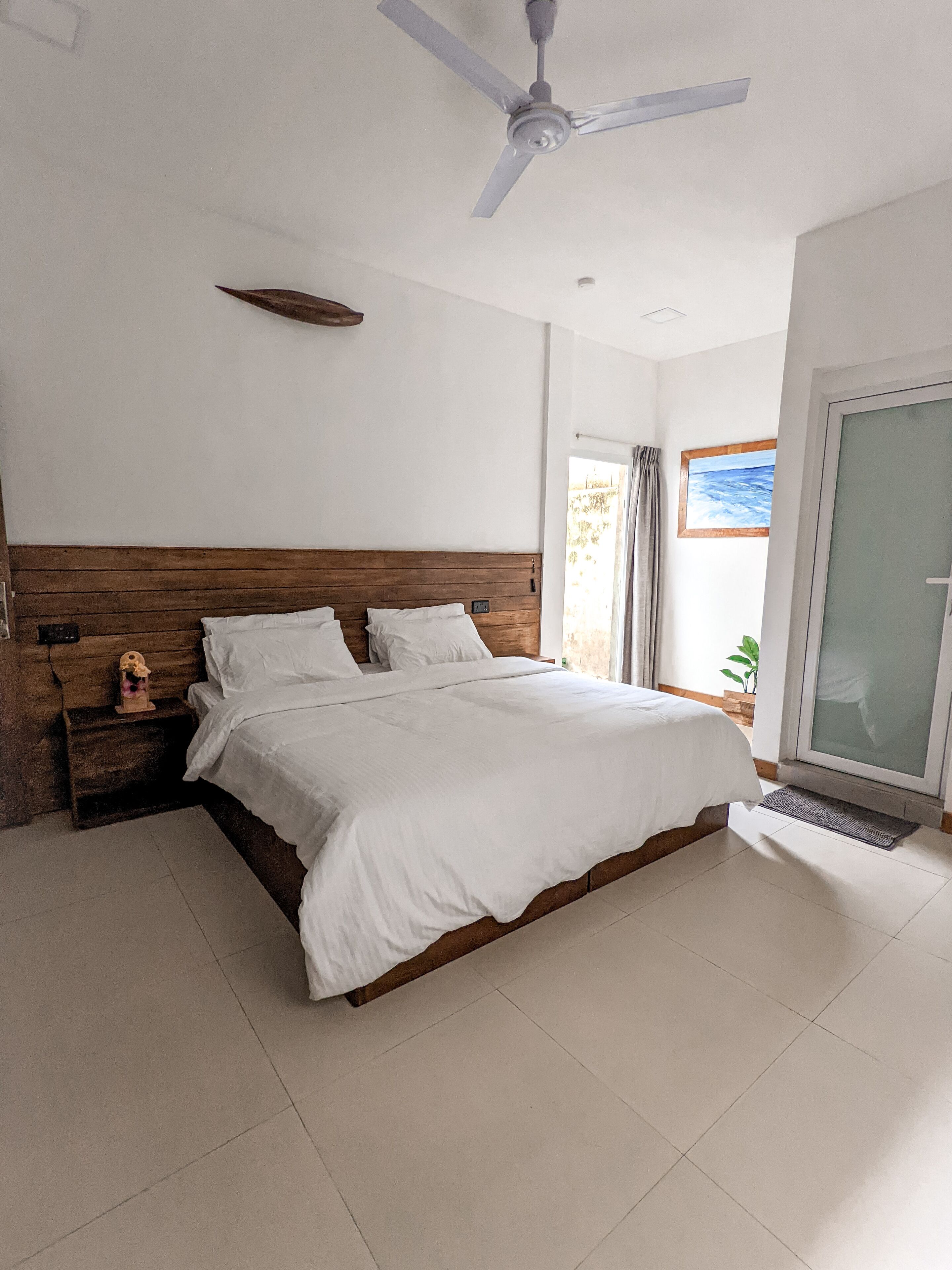 Desk, free WiFi, bed sheets