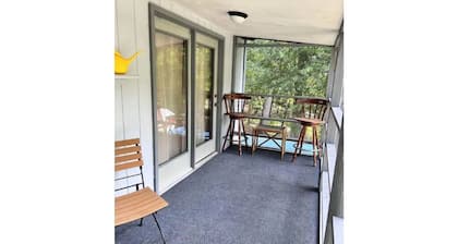 Cozy 2 Bedroom 1 Bath Cabin on the Suwannee River