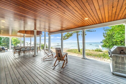 Contemporary Crystal Lake Beachfront Cottage