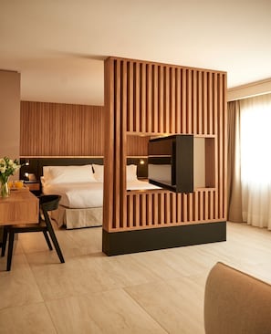 Standard Suite, 1 King Bed, Non Smoking | In-room safe, soundproofing, iron/ironing board, free WiFi - Lastarria Hotel (Santiago)