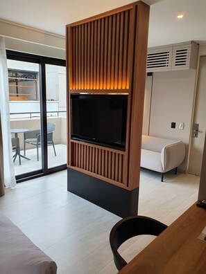 Suite Supérieure, 1 très grand lit, non-fumeurs | Coin séjour