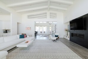 TV, fireplace, video games, table tennis
