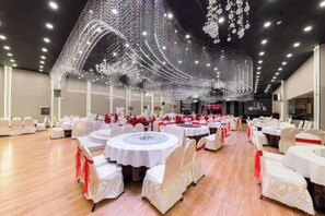 Unclassified image, 3 of 63, button - Zezhou Hotel (Pingquan)