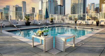 Downtown LA Loft w/ Rock & Roll Vibe, Rooftop Pool + Free Parking