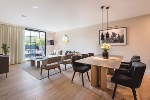 Presidential Suite | Dining room