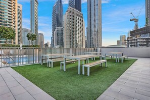 تناول الطعام بالخارج