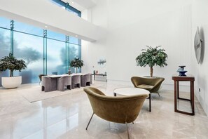 المنشأة من الداخل