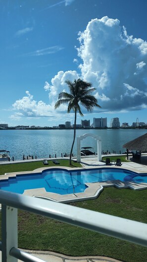 Alberca al aire libre 