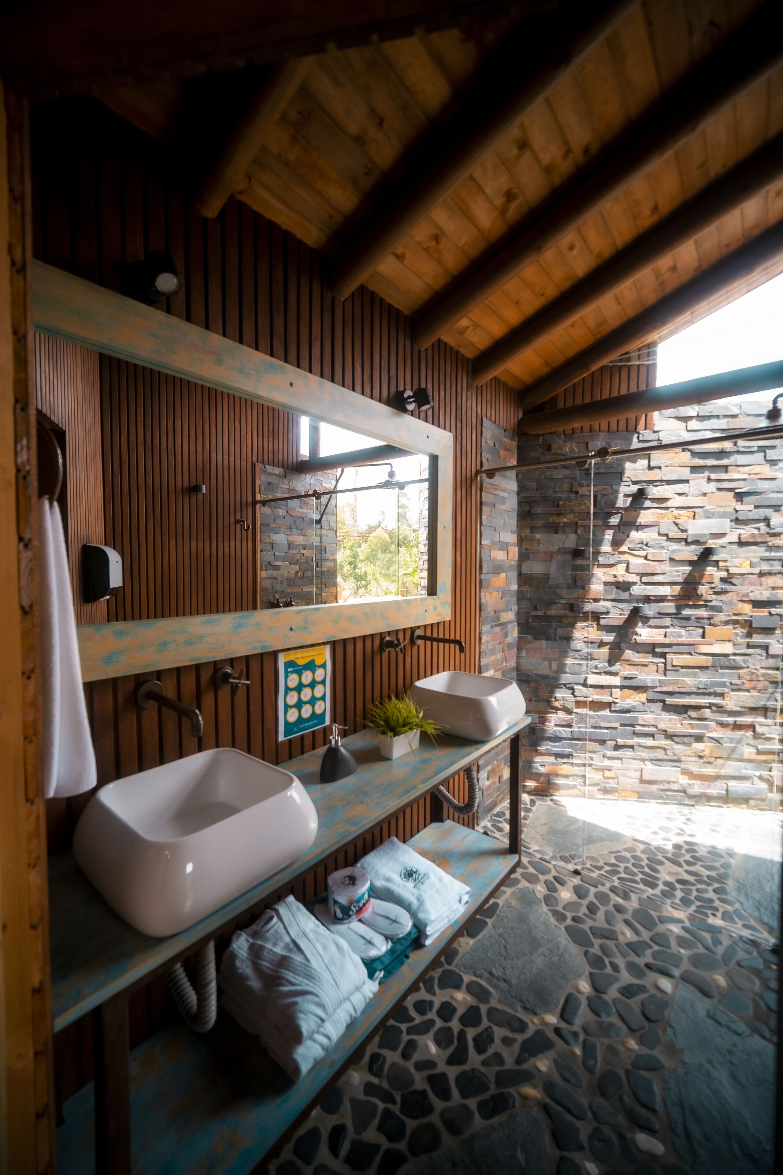 Cabaña Deluxe | Baño | Zapatillas