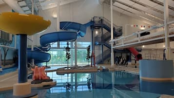 Piscina interna, piscina externa